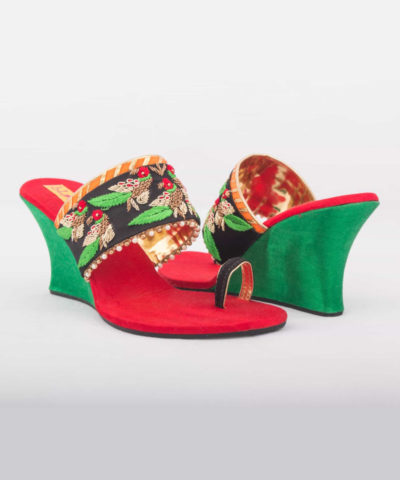 Parrot Motifs Wedges
