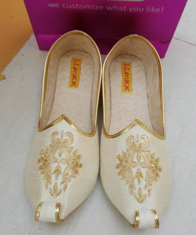 Beige Zardosi Motif Mojadis