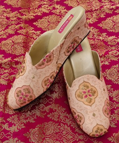 Peach Embroidered Jutti Wedges